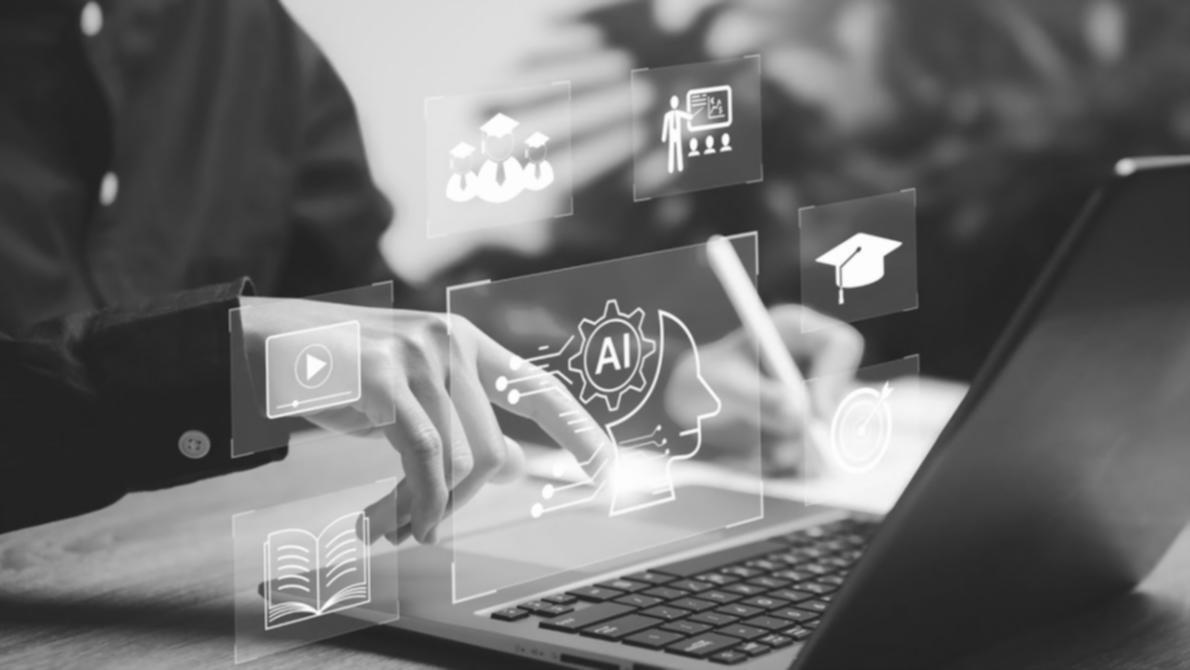 Profesional presentando análisis financiero en reunión corporativa